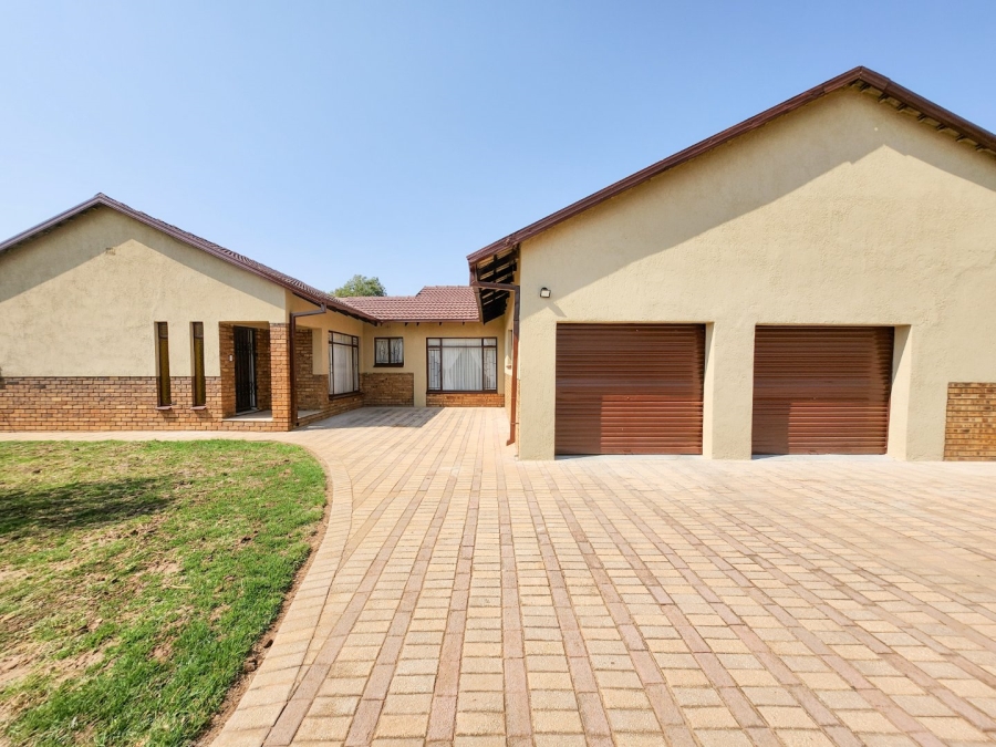 3 Bedroom Property for Sale in La Hoff North West